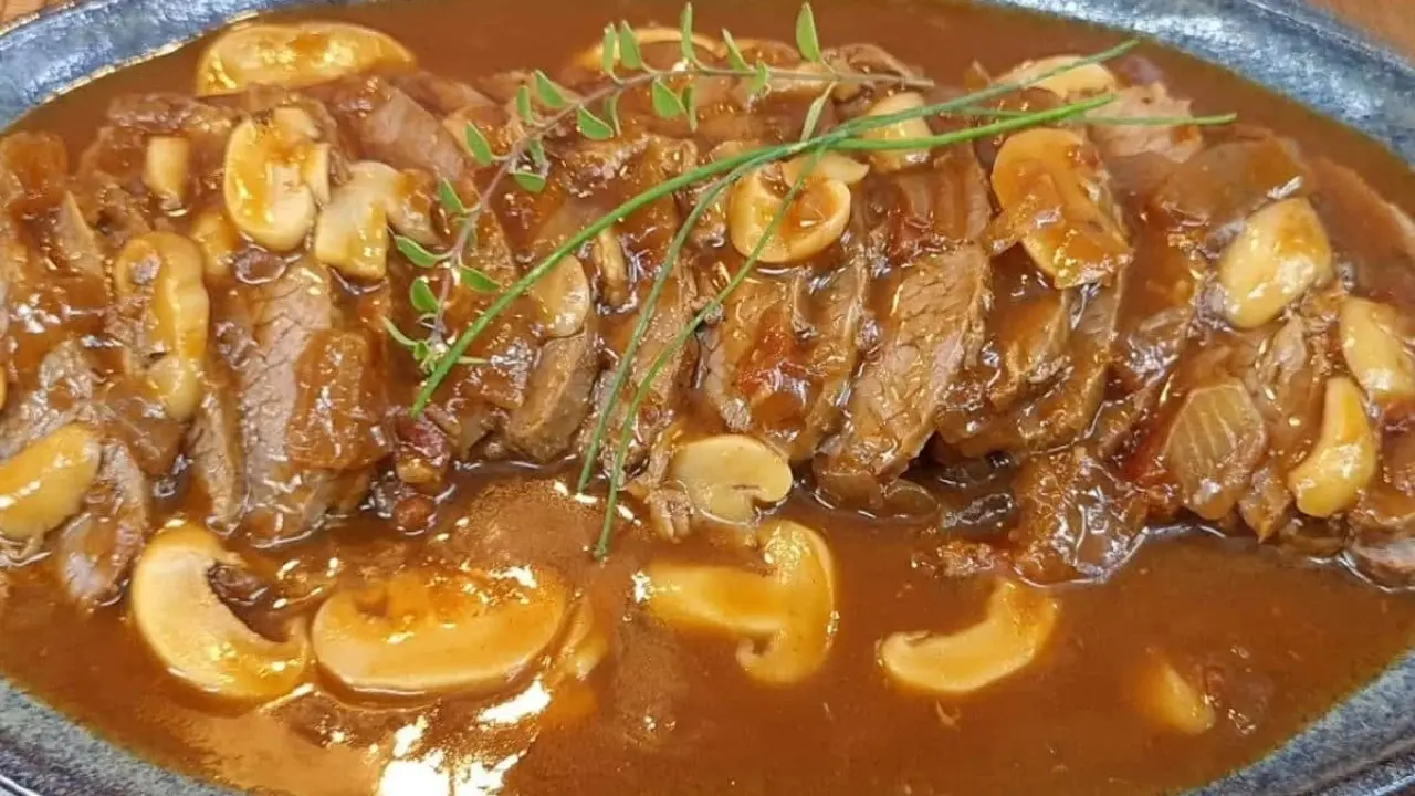 carne assada ao molho madeira