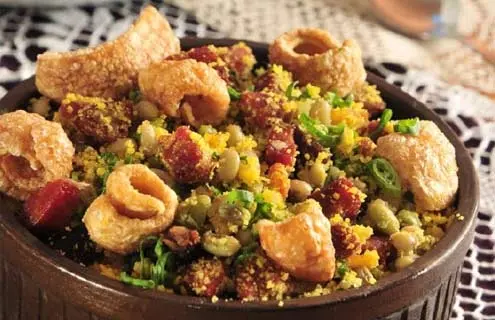 Feijão Tropeiro com Torresmo