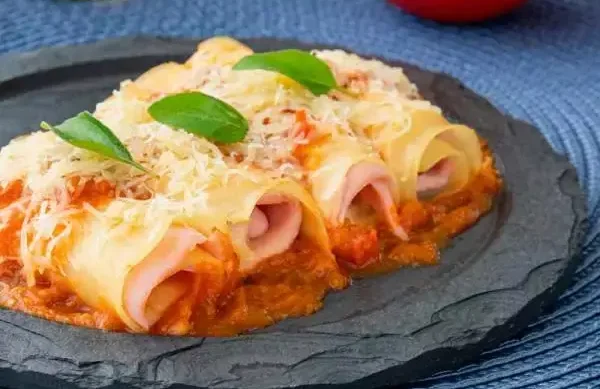 Fiz esse Canelone de Presunto e Queijo e parecia jantar italiano feito pela cantina lá do bairro