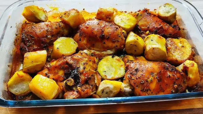 Fiz esse Frango Assado com Batata e parecia o clássico de padaria de domingo