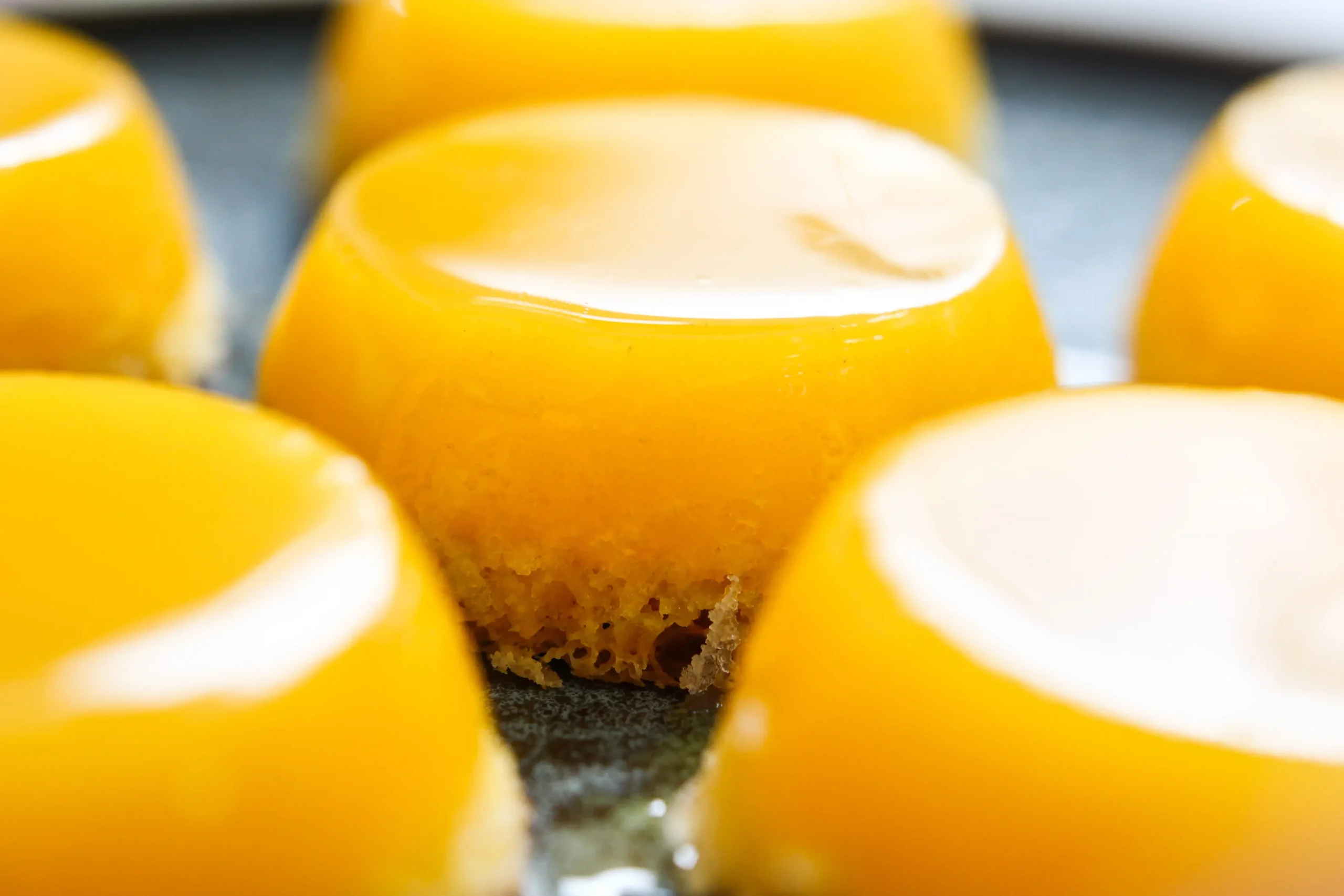 Fiz esse Quindim e parecia sobremesa de festa chique, mas foi feito na minha cozinha