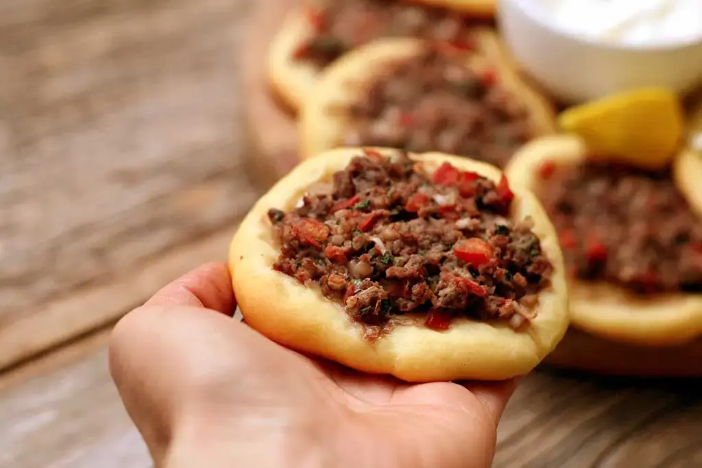 Esfirra Aberta de Carne