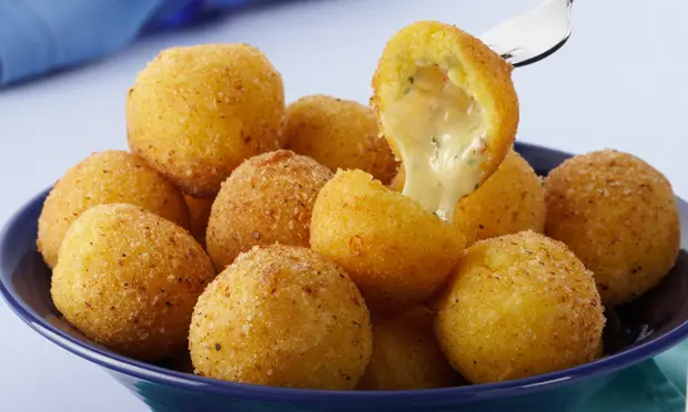 Bolinha de Queijo com Orégano