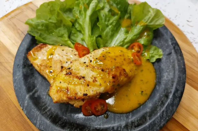 Fiz esse Frango Grelhado com Molho de Mostarda e Mel em 15 minutos e parecia jantar de restaurante chique