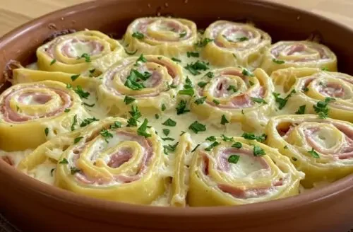 Fiz esse Rondelli de Presunto e Queijo e parecia jantar de casamento feito em casa
