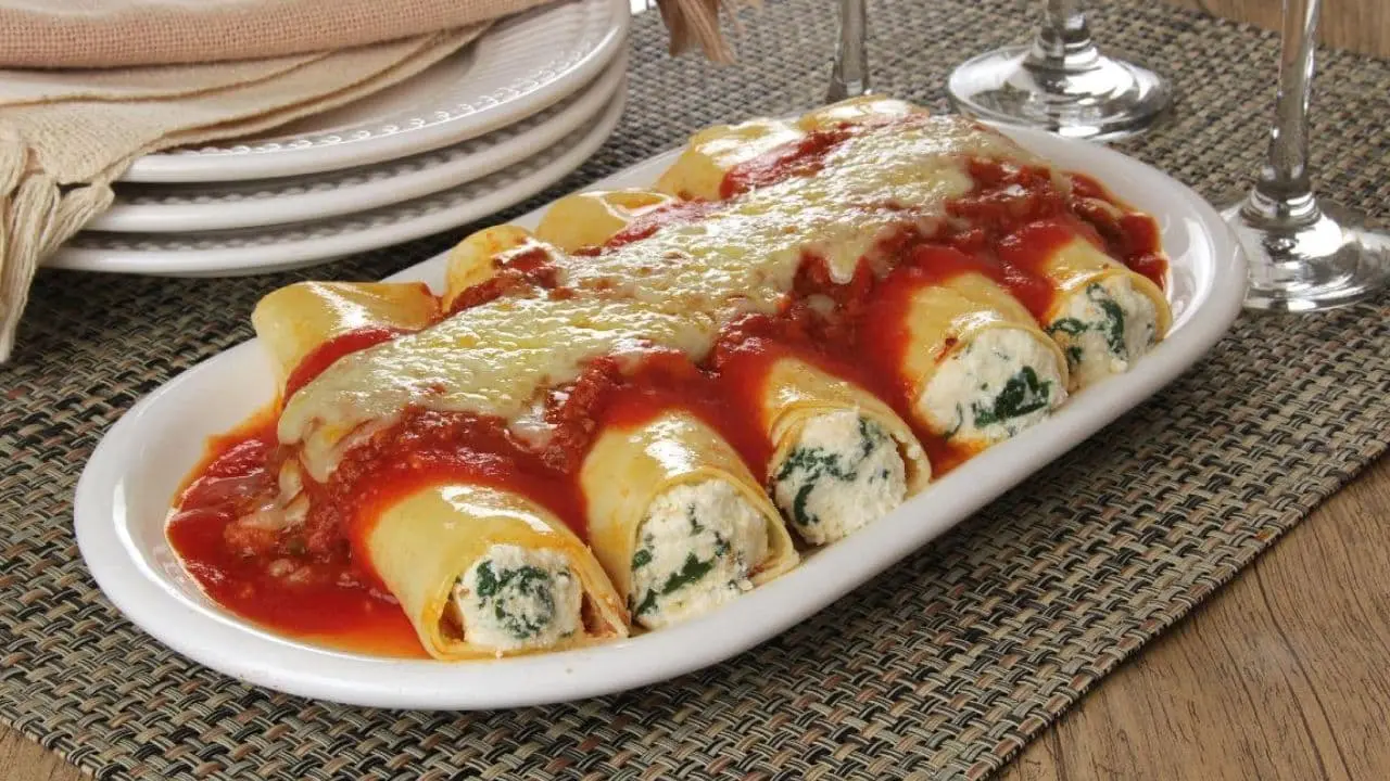 Fiz esse Canelone de Ricota com Espinafre e até quem não é fã de verdura pediu bis