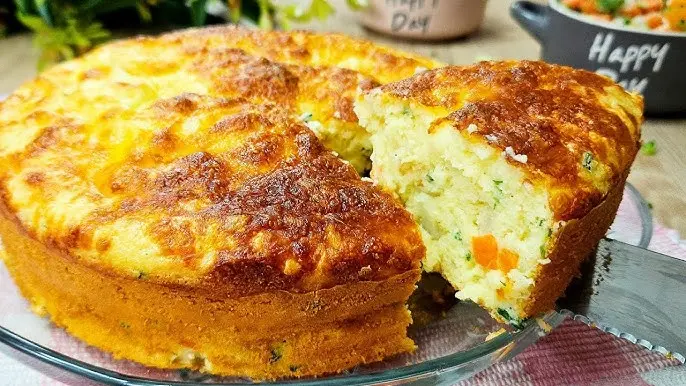 Essa Torta de Liquidificador na Airfryer fica tão macia e douradinha que some do cesto em minutos