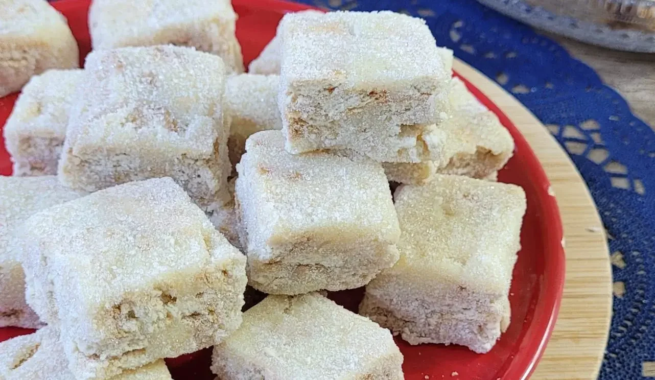 Fiz essa Palha Italiana Meio a Meio e foi difícil decidir qual lado era mais gostoso